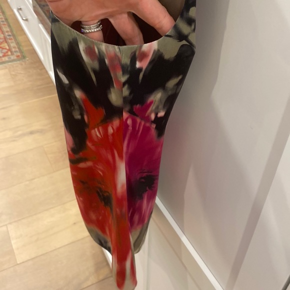 Elie Tahari Silk Shell Top S Abstract Print Floral Blouse Sleeveless Lined Taupe - Picture 7 of 9